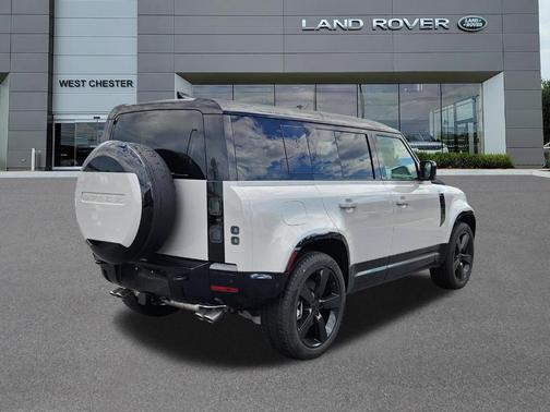 Borasco Grey 2026 Land Rover Defender P500 X-Dynamic SE
