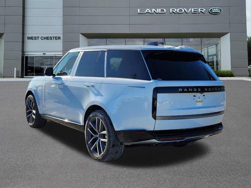 2026 Land Rover Range Rover P530 SE