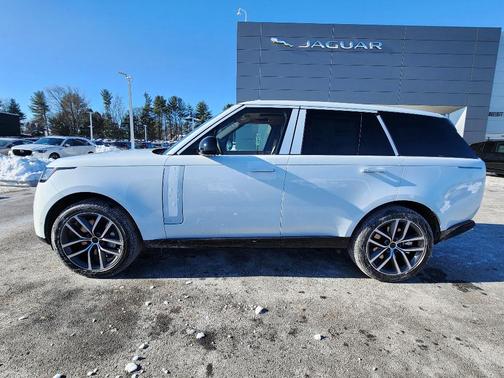 2026 Land Rover Range Rover P530 SE