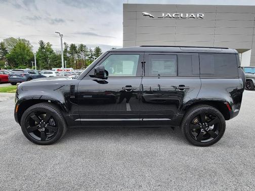 Santorini Black 2026 Land Rover Defender P400 X-Dynamic SE