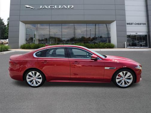 2022 Jaguar XF R-Dynamic SE