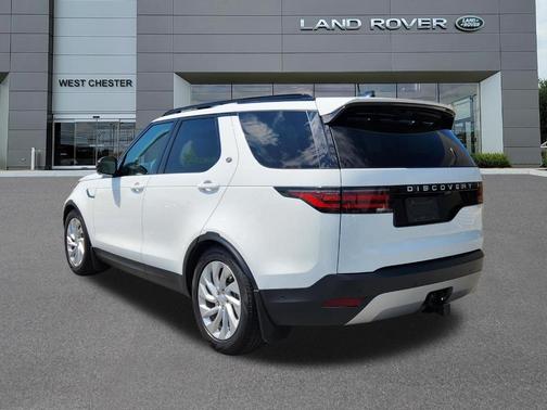 Fuji White 2025 Land Rover Discovery P300 S