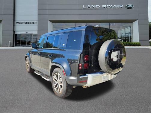 2023 Land Rover Defender 110 SE