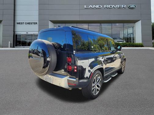 2023 Land Rover Defender 110 SE