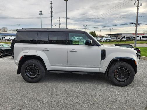 Borasco Grey 2026 Land Rover Defender V8