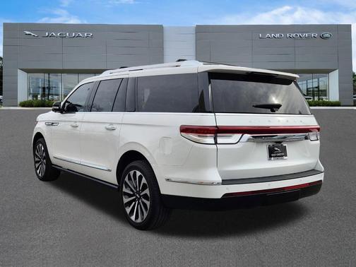 2022 Lincoln Navigator L Reserve