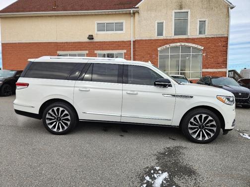 2022 Lincoln Navigator L Reserve