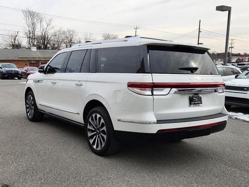 2022 Lincoln Navigator L Reserve