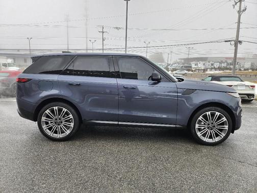 2024 Land Rover Range Rover Sport SE