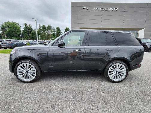 Carpathian Grey 2026 Land Rover Range Rover P400 SE