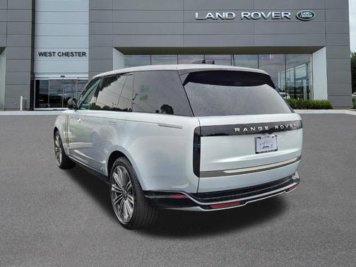 2025 Land Rover Range Rover P530 SE 7 Seat