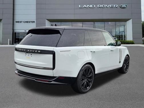 Fuji White 2026 Land Rover Range Rover P400 SE 7 Seat