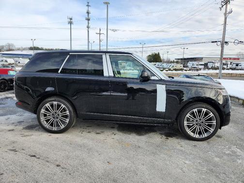 2025 Land Rover Range Rover P400 SE