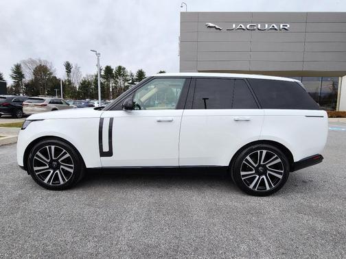2023 Land Rover Range Rover P400 SE
