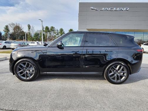 2025 Land Rover Range Rover Sport P360 SE