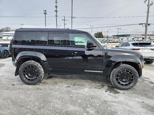 2026 Land Rover Defender V8