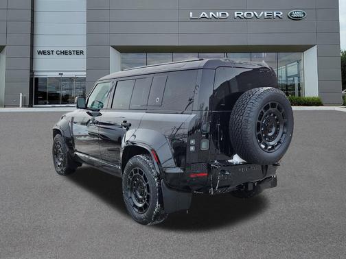 2026 Land Rover Defender V8