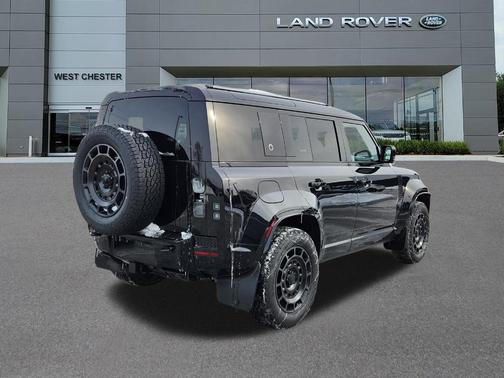 Narvik Black 2026 Land Rover Defender OCTA