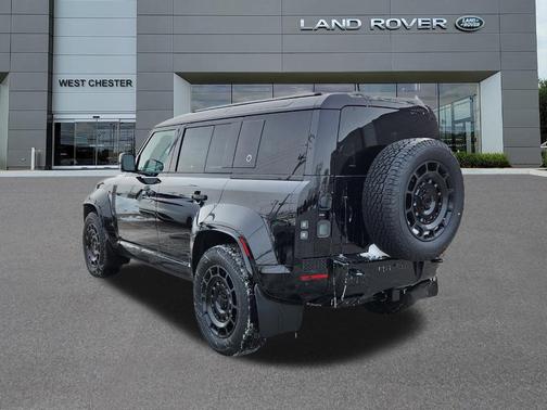 Narvik Black 2026 Land Rover Defender OCTA
