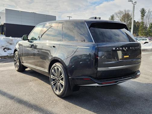 2026 Land Rover Range Rover P530 SE 7 Seat