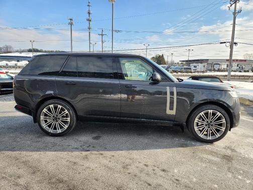 2026 Land Rover Range Rover P530 SE 7 Seat