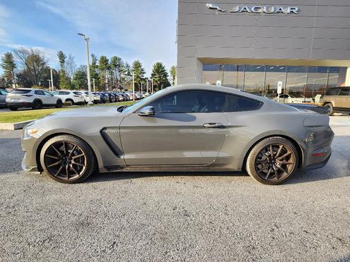 2018 Ford Shelby GT350 Base