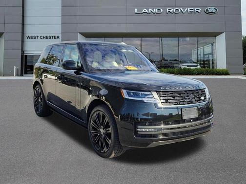 Santorini Black 2023 Land Rover Range Rover P400 SE