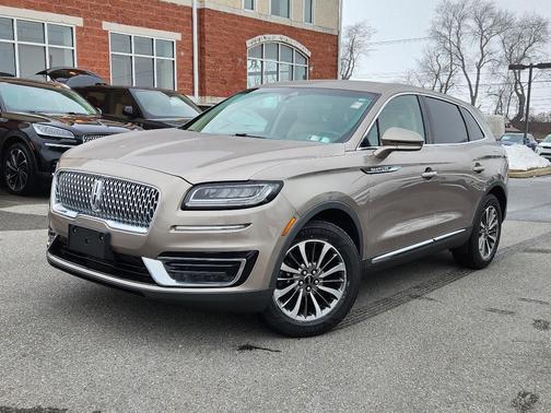 2019 Lincoln Nautilus Select