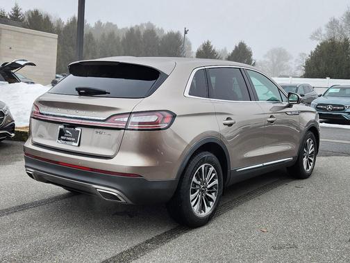 2019 Lincoln Nautilus Select