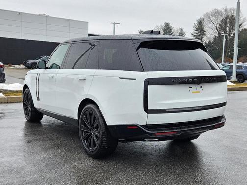 2026 Land Rover Range Rover P400 SE 7 Seat