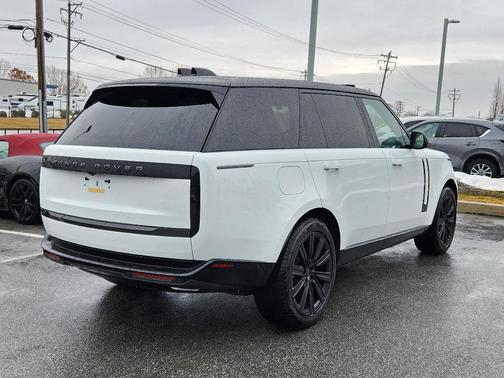2026 Land Rover Range Rover P400 SE 7 Seat
