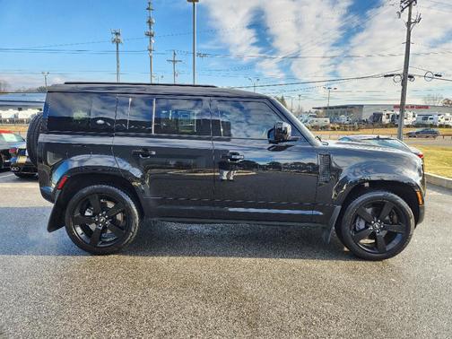 2022 Land Rover Defender 110 X-Dynamic SE