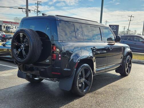 2022 Land Rover Defender 110 X-Dynamic SE