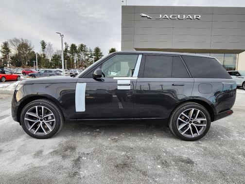 2026 Land Rover Range Rover P550e SE