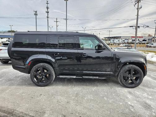 2026 Land Rover Defender 130 X-Dynamic SE