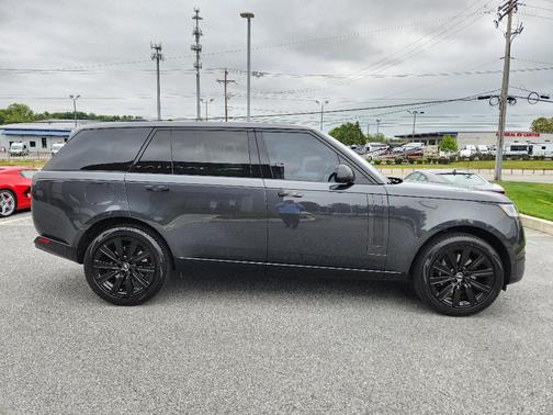 2023 Land Rover Range Rover P530 SE