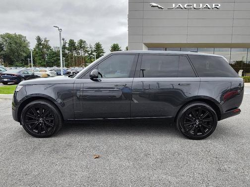 2023 Land Rover Range Rover P530 SE