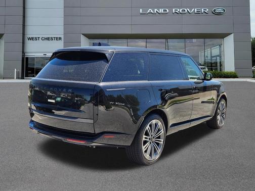 Santorini Black 2026 Land Rover Range Rover P530 SE 7 Seat