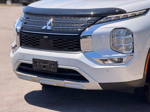 Alloy Silver Metallic 2024 Mitsubishi Outlander SE S-AWC