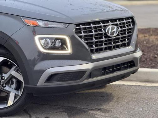 2024 Hyundai VENUE Limited