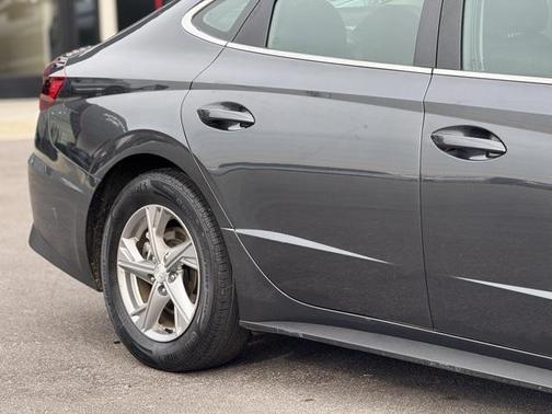 2023 Hyundai SONATA SE