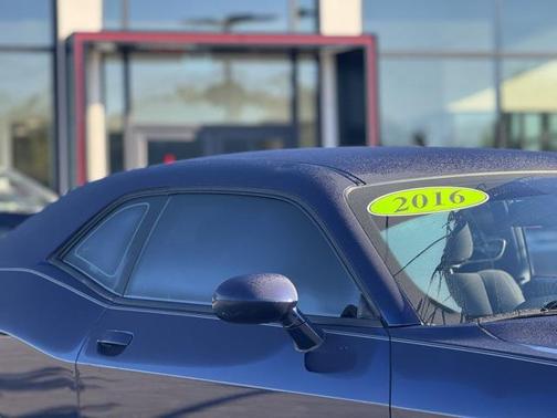 2016 Dodge Challenger SXT
