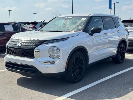 2023 Mitsubishi Outlander SE Special Edition 2WD