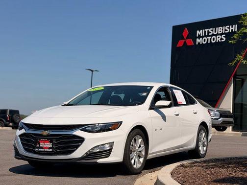 Summit White 2025 Chevrolet Malibu FWD 1LT