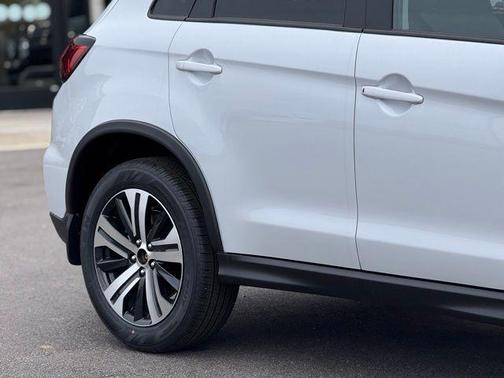 White Diamond 2026 Mitsubishi Outlander Sport SE