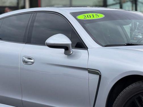 2015 Porsche Panamera 4