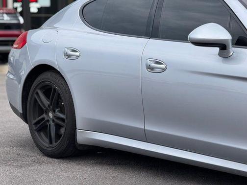 2015 Porsche Panamera 4