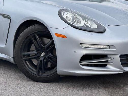 2015 Porsche Panamera 4