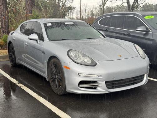 2015 Porsche Panamera 4