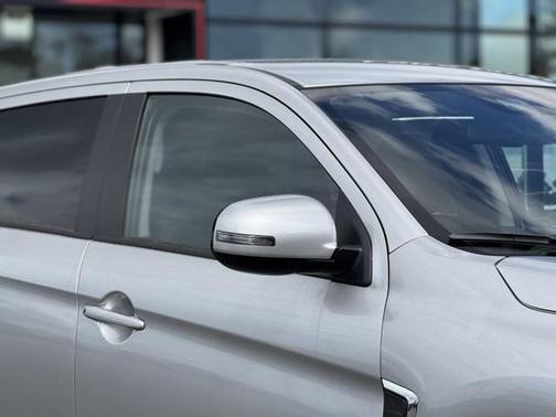 2025 Mitsubishi Outlander Sport SE